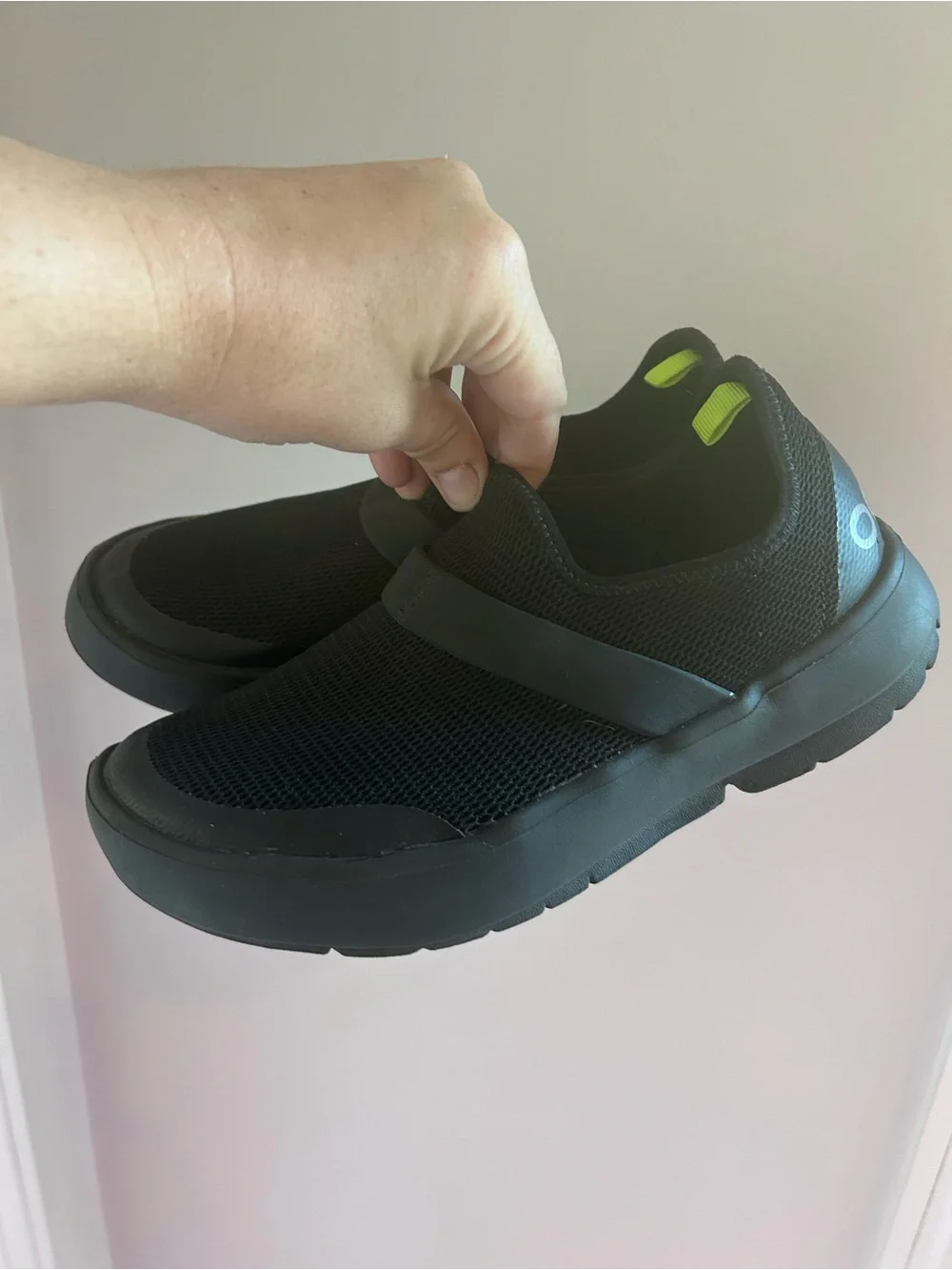 OOFOS Oomg Recovery Slip On Shoes